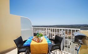 Summer Breeze Apartment With Panoramic Terrace - By Getawaysmalta