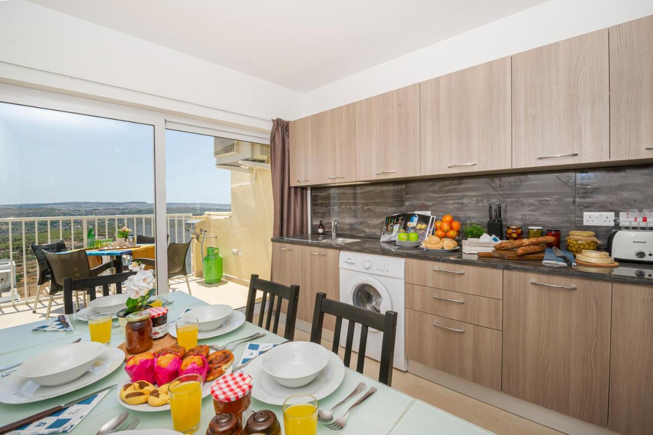 Summer Breeze Apartment With Panoramic Terrace - By Getawaysmalta Mellieħa Exterior foto