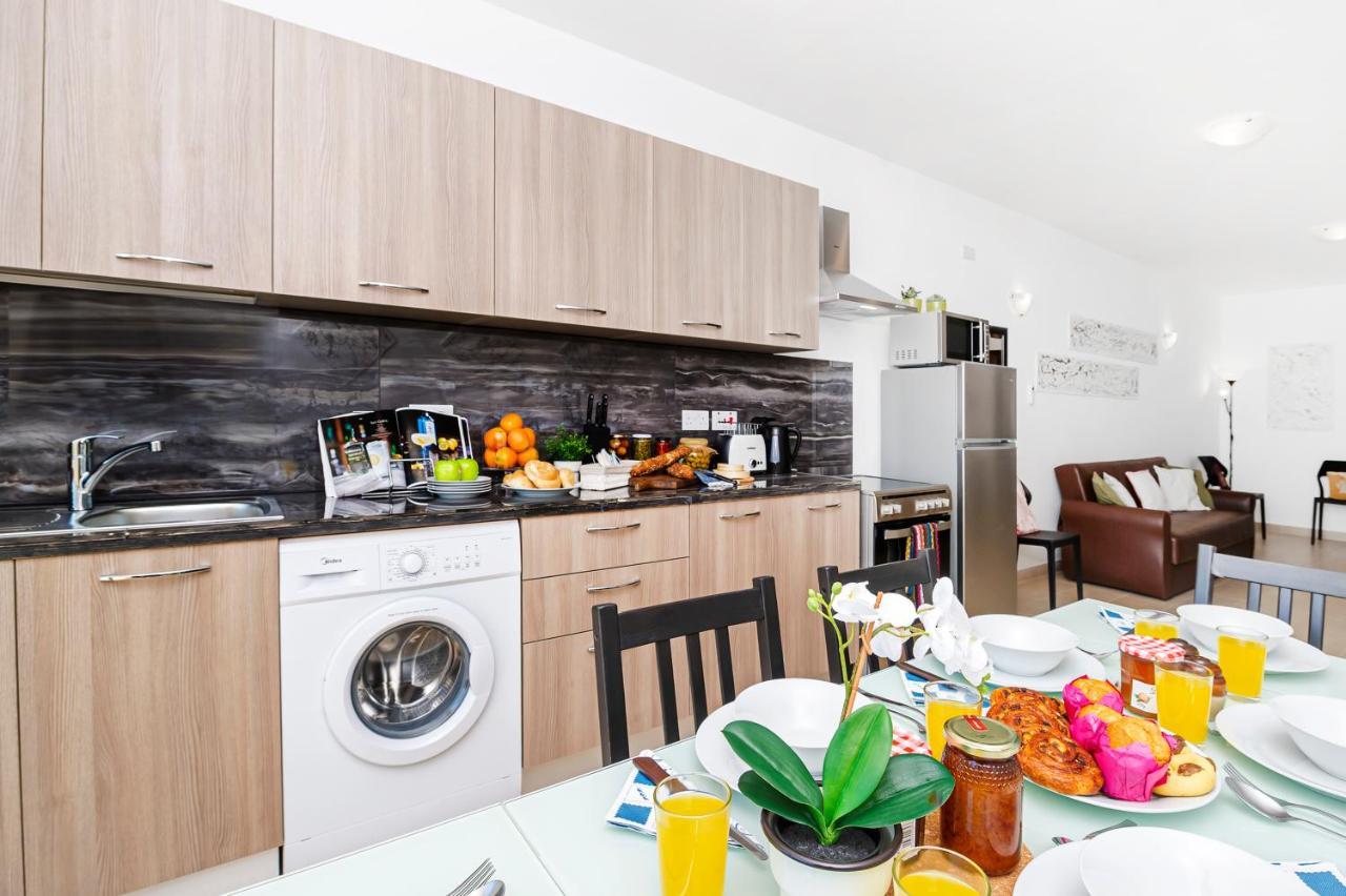 Summer Breeze Apartment With Panoramic Terrace - By Getawaysmalta Mellieħa Exterior foto