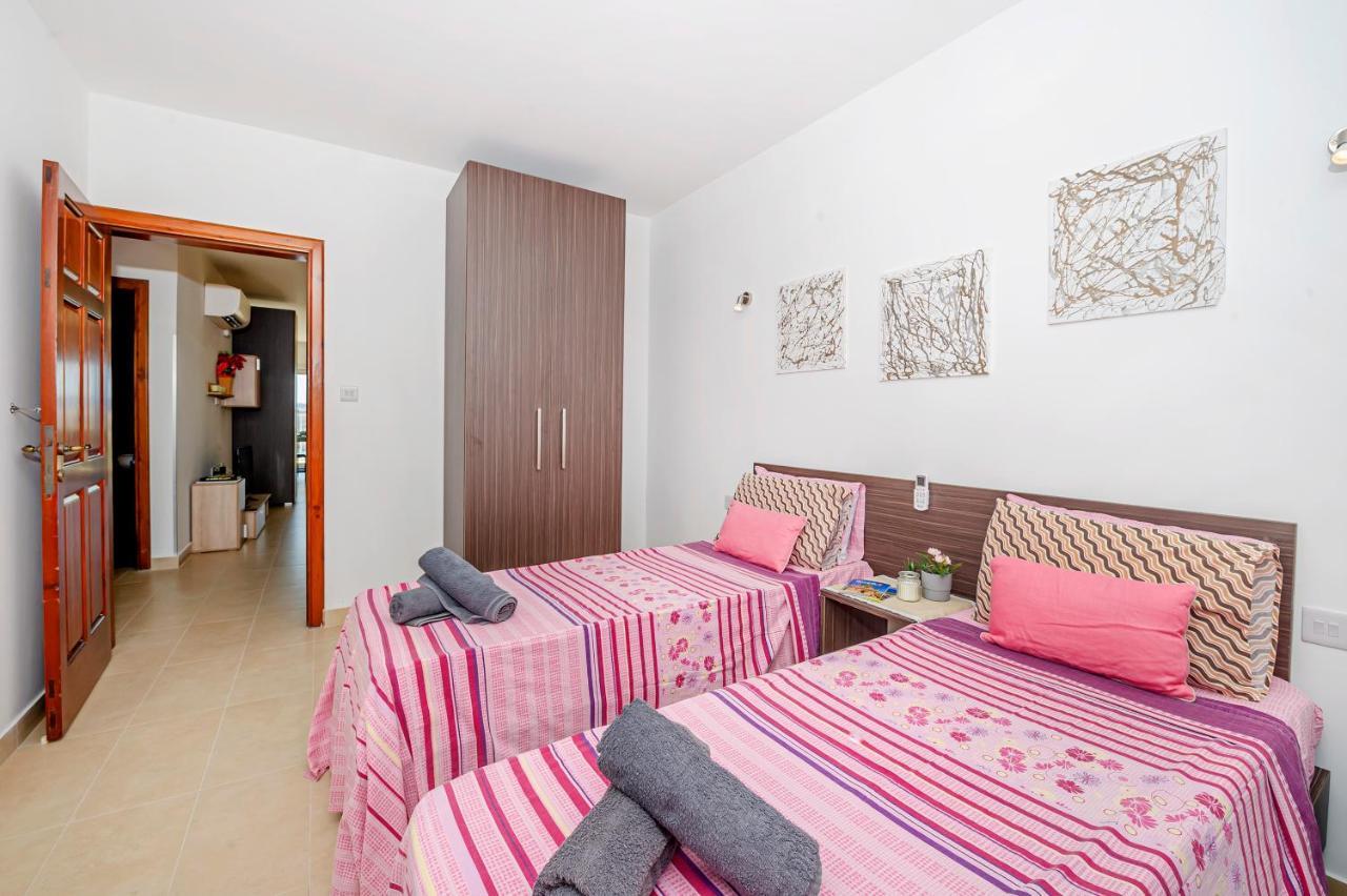 Summer Breeze Apartment With Panoramic Terrace - By Getawaysmalta Mellieħa Exterior foto