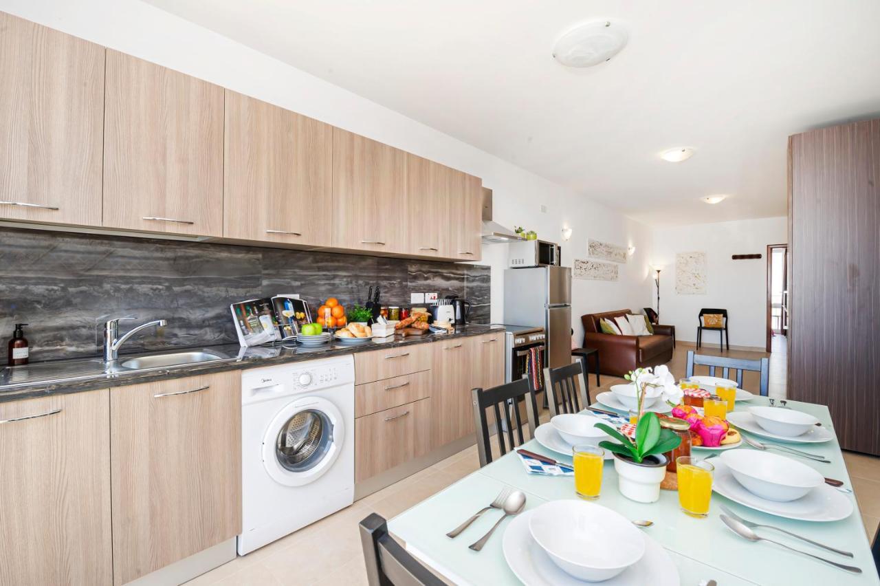 Summer Breeze Apartment With Panoramic Terrace - By Getawaysmalta Mellieħa Exterior foto